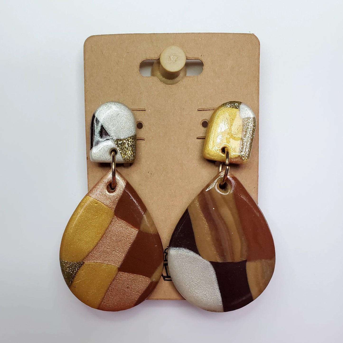 Metallic Checkered Wave Drop Studs